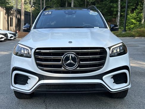 Certified 2025 Mercedes-Benz GLS 580 4MATIC image 3