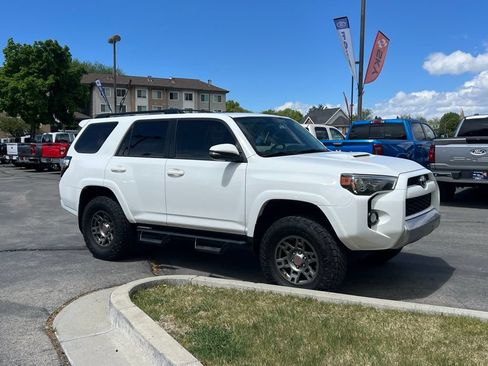 Used 2019 Toyota 4Runner TRD Off-Road Premium AWD/4WD image 4