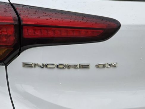Used 2022 Buick Encore GX Essence FWD image 7