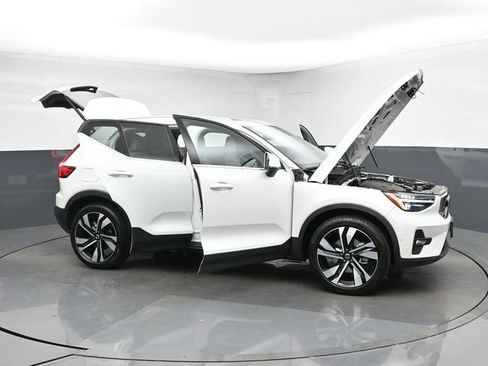 Used 2024 Volvo XC40 B5 Ultimate w/ Climate Package AWD/4WD image 53