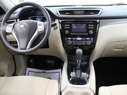 Used 2016 Nissan Rogue SV FWD image 9