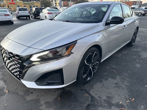 Used 2024 Nissan Altima 2.5 SR image 4