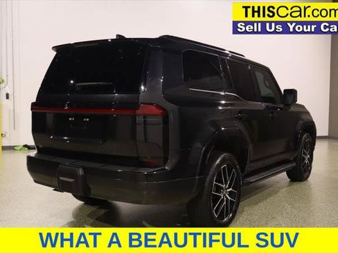 Used 2025 Lexus GX 550 w/ Accessory Package (2T) AWD/4WD image 8