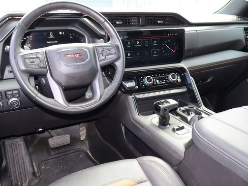 Used 2024 GMC Sierra 1500 AT4 w/ AT4 Premium Package AWD/4WD image 4