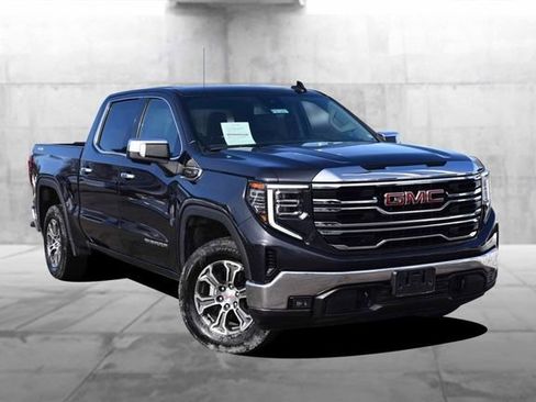 Used 2025 GMC Sierra 1500 SLT image 2