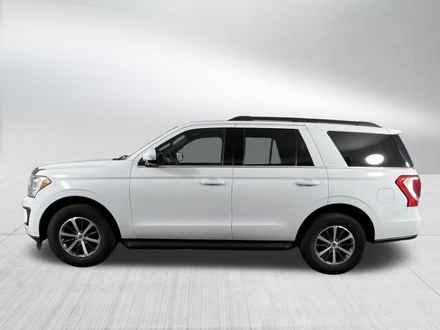 Used 2018 Ford Expedition XLT w/ Equipment Group 201A AWD/4WD image 4