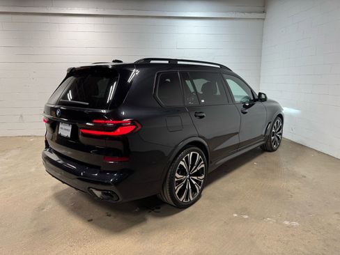Used 2024 BMW X7 xDrive40i w/ M Sport Package AWD/4WD image 6
