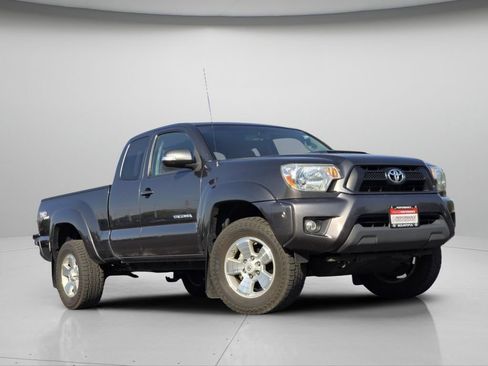 Used 2012 Toyota Tacoma PreRunner w/ TRD Sport Pkg RWD image 2