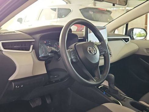 Used 2025 Toyota Corolla LE w/ LE Premium Package FWD image 11