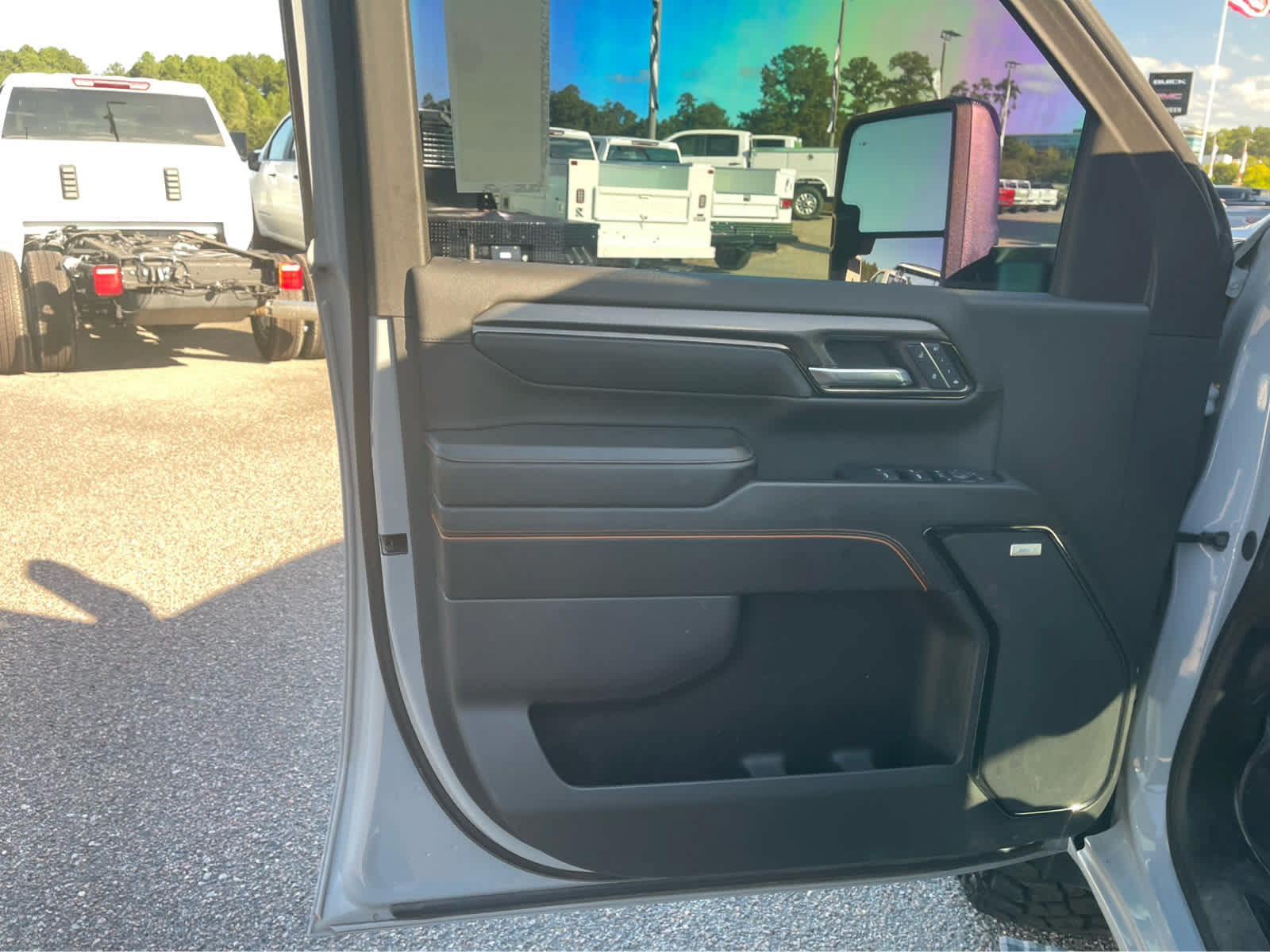Used 2024 GMC Sierra 2500 AT4 w/ AT4 Premium Plus Package AWD/4WD image 10