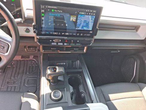 Used 2024 GMC Hummer EV 2X AWD/4WD image 11