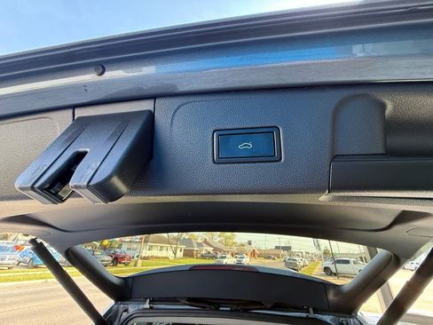 Used 2019 Volkswagen Atlas SE image 29