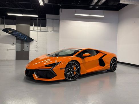 Used 2025 Lamborghini Revuelto AWD/4WD image 2