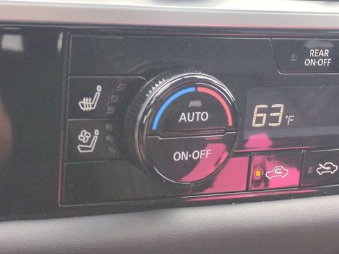 Used 2024 Nissan Pathfinder Platinum w/ Black Appearance Package image 26