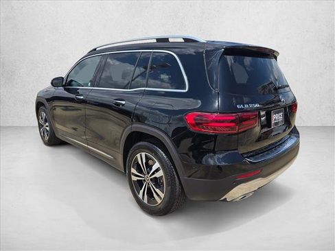 Used 2025 Mercedes-Benz GLB 250 image 8