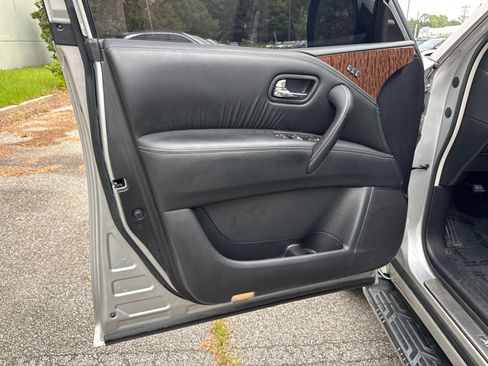 Used 2019 Nissan Armada Platinum w/ Captain's Chairs Package RWD image 10
