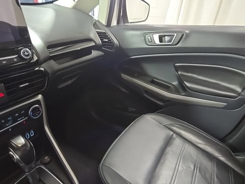 Used 2018 Ford EcoSport Titanium w/ Titanium Cold Weather Package AWD/4WD image 29