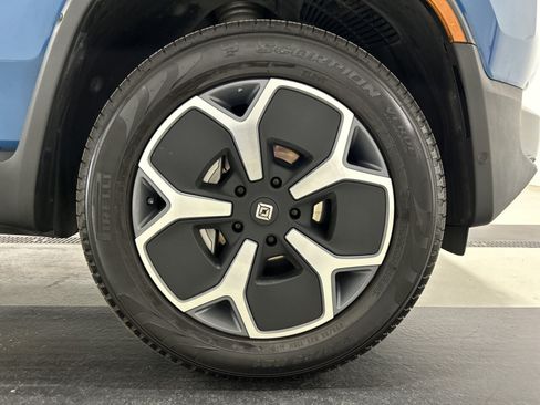 Used 2024 Rivian R1T Adventure AWD/4WD image 11