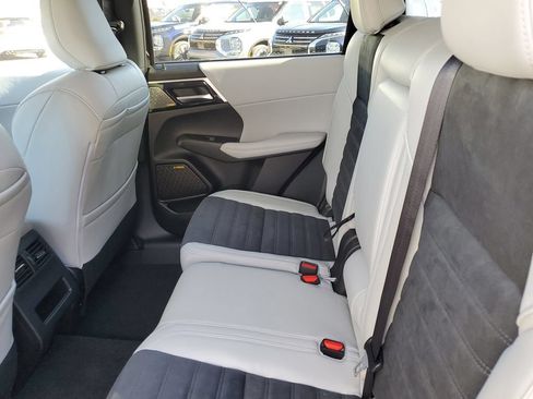New 2026 Mitsubishi Outlander SE FWD image 10