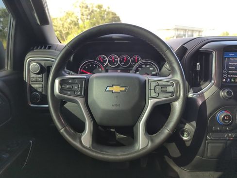 Used 2022 Chevrolet Silverado 1500 LT AWD/4WD image 17