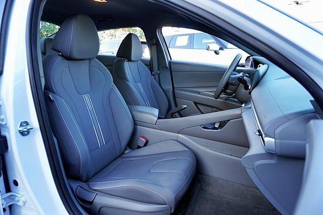 Certified 2026 Hyundai Elantra Sport FWD image 19