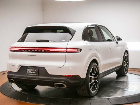 Certified 2024 Porsche Cayenne AWD/4WD image 6