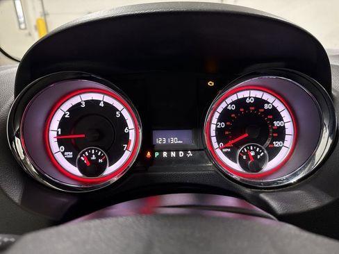 Used 2015 Dodge Grand Caravan American Value Package w/ UConnect Hands-Free Group FWD image 12