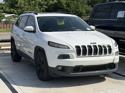 Used 2016 Jeep Cherokee High Altitude FWD image 13
