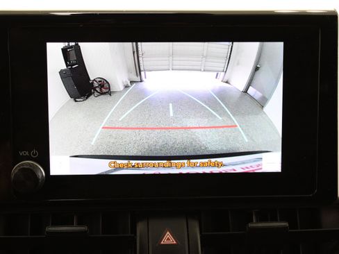 Used 2025 Toyota RAV4 XLE FWD image 21