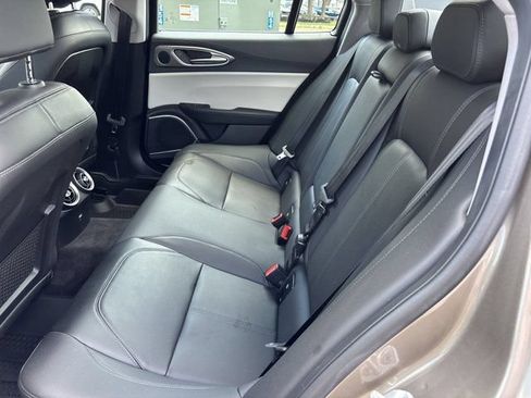 Used 2019 Alfa Romeo Giulia AWD w/ Quick Order Package 22J Sport image 17