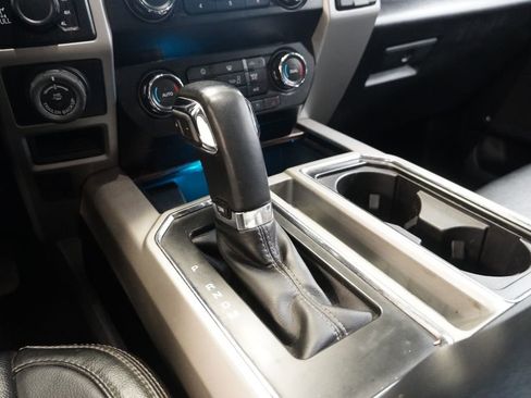 Used 2019 Ford F150 Lariat w/ Trailer Tow Package image 19