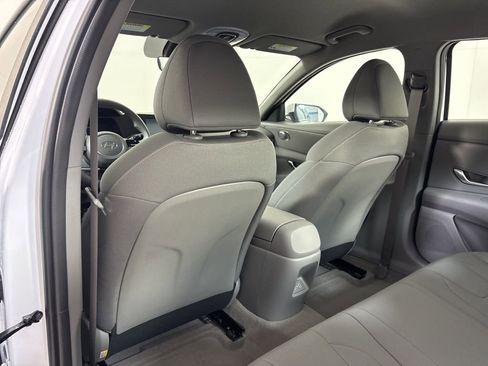 New 2025 Hyundai Elantra Hybrid FWD image 17