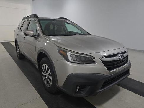 Used 2020 Subaru Outback Premium image 3