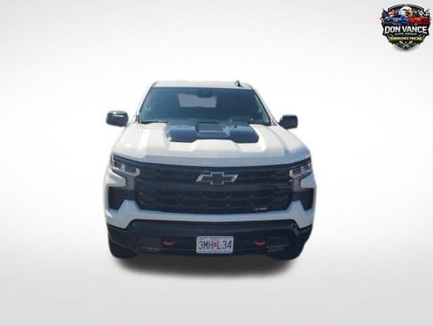 Used 2025 Chevrolet Silverado 1500 LT Trail Boss w/ Convenience Package II AWD/4WD image 2
