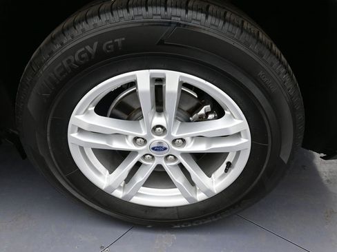 Certified 2022 Ford Explorer XLT w/ Class IV Trailer Tow Package image 38