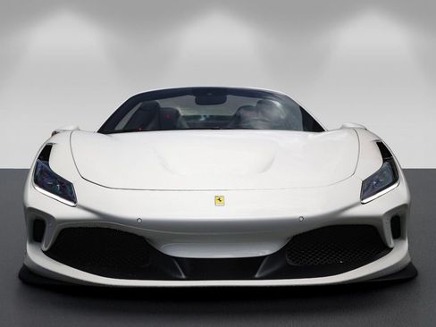 Used 2021 Ferrari F8 Tributo RWD image 8