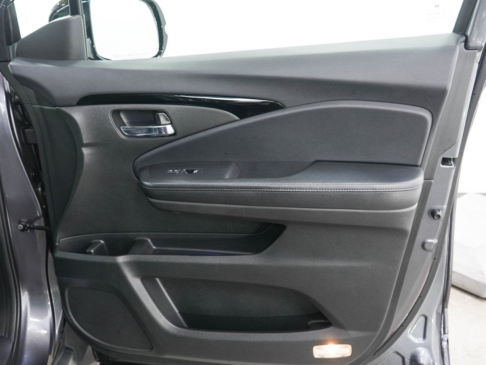 Used 2017 Honda Pilot Touring image 12