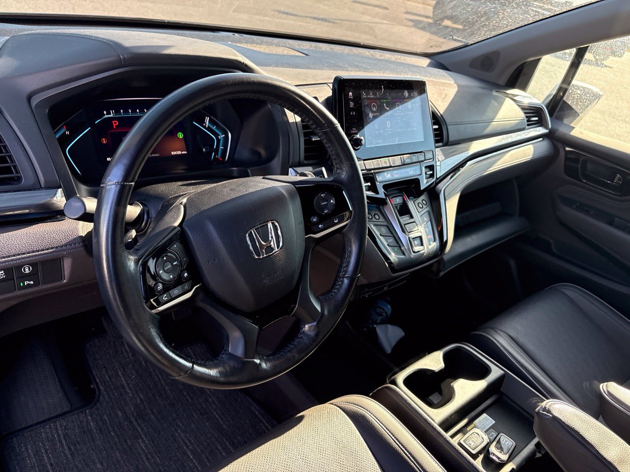 Used 2024 Honda Odyssey Elite image 4