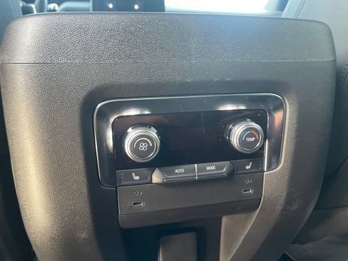 Used 2025 GMC Yukon Elevation AWD/4WD image 13