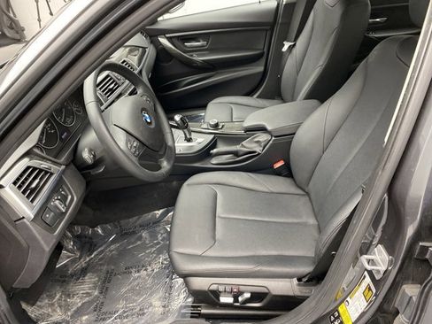 Used 2017 BMW 320i xDrive Sedan image 11