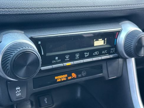 Used 2022 Toyota RAV4 LE image 23