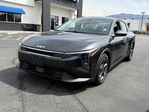 Used 2025 Kia K4 LXS image 8