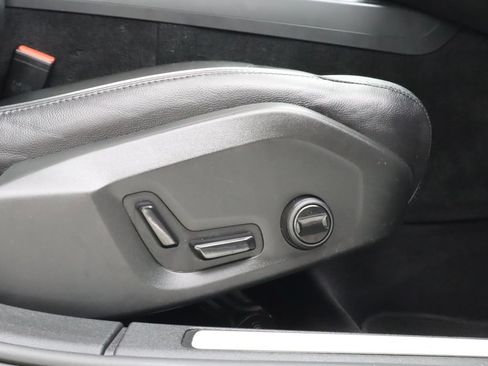 Used 2022 Volvo S60 B5 Momentum w/ Premium Package AWD/4WD image 28
