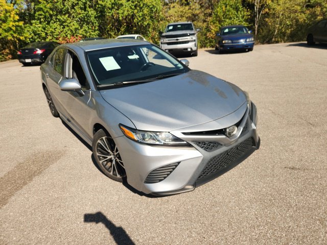 Used 2019 Toyota Camry SE FWD image 4