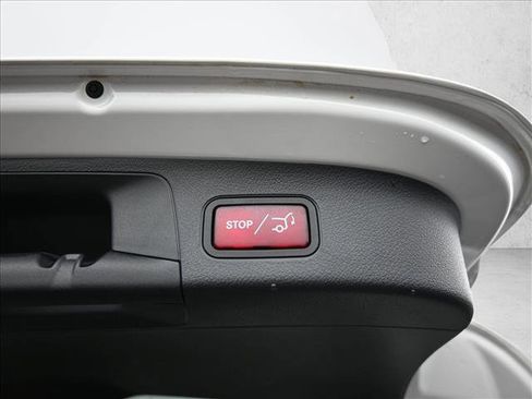 Certified 2025 Mercedes-Benz GLA 250 4MATIC image 25