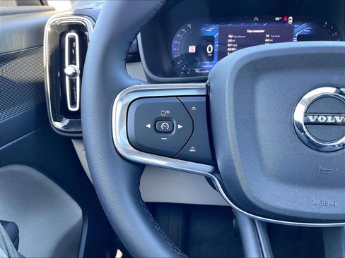 New 2026 Volvo XC40 B5 Plus w/ Protection Package Premier AWD/4WD image 17