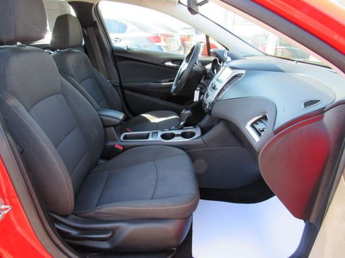 Used 2018 Chevrolet Cruze LS image 6
