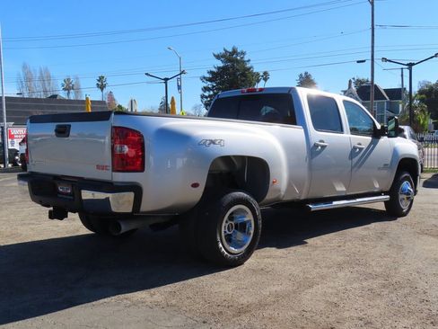 Used 2010 GMC Sierra 3500 SLT w/ SLT Convenience Package image 5