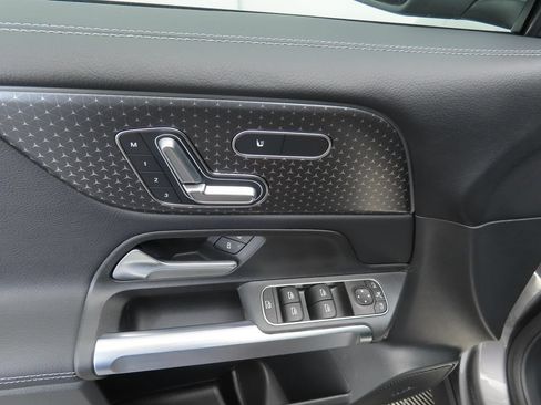 Used 2026 Mercedes-Benz GLB 250 image 23