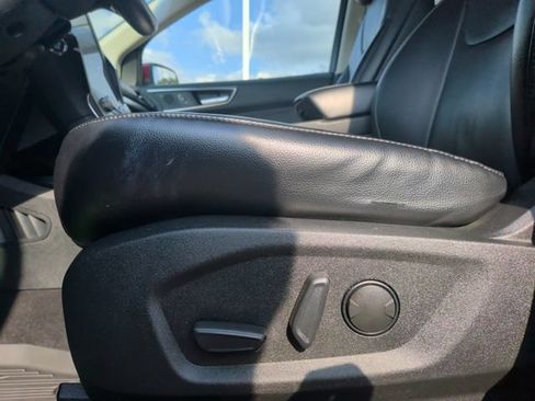 Used 2022 Ford Edge Titanium AWD/4WD image 12